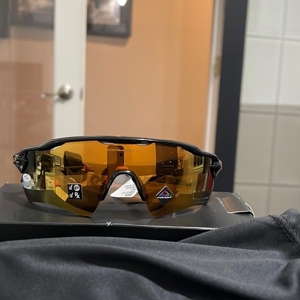 Oakley Radar EV Path NWT